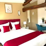 Comme Chez Soi Hotel *